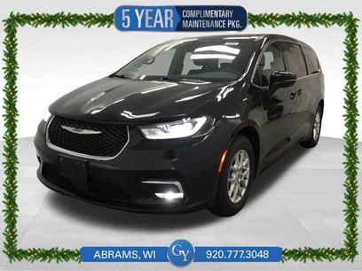 Used 2023 Chrysler Pacifica Touring