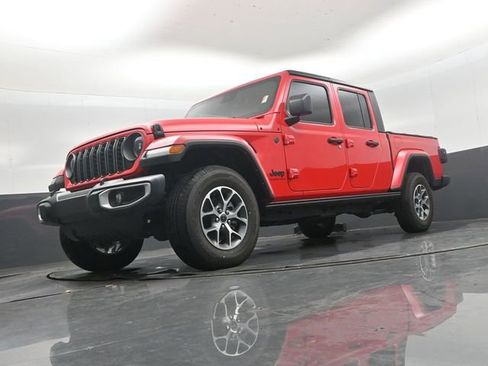 Used 2024 Jeep Gladiator Sport AWD/4WD image 34