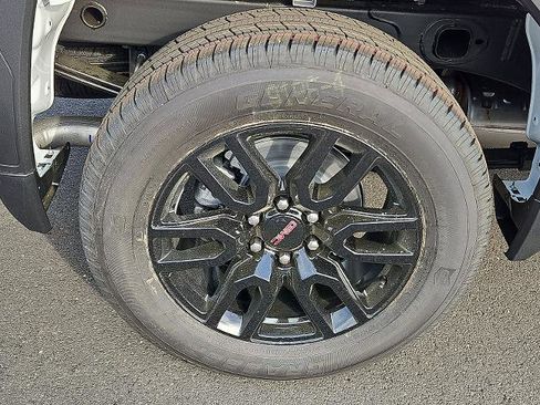 New 2026 GMC Sierra 1500 Elevation image 7