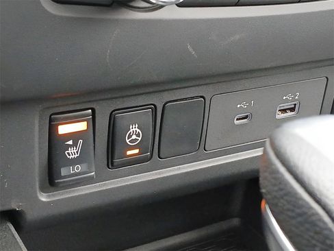 Used 2024 Nissan Frontier SL image 22