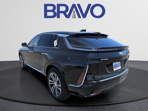 New 2024 Cadillac Lyriq Luxury image 7