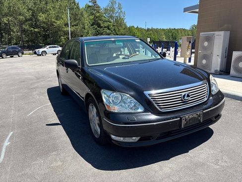 Used 2004 Lexus LS 430 RWD image 2