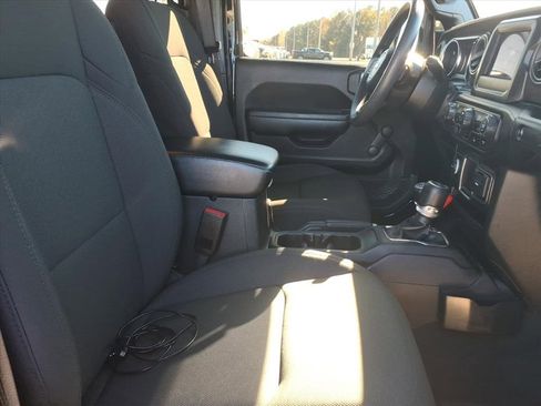 Used 2022 Jeep Wrangler Unlimited Sport image 11