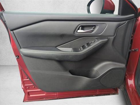 Used 2024 Nissan Rogue SV image 15