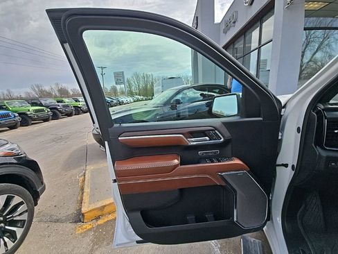 Used 2024 GMC Sierra 1500 Denali Ultimate AWD/4WD image 18
