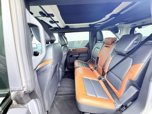 Used 2024 Ford Bronco Outer Banks AWD/4WD image 27