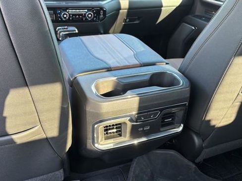 Used 2024 Chevrolet Silverado 1500 High Country w/ High Country Premium Package AWD/4WD image 21