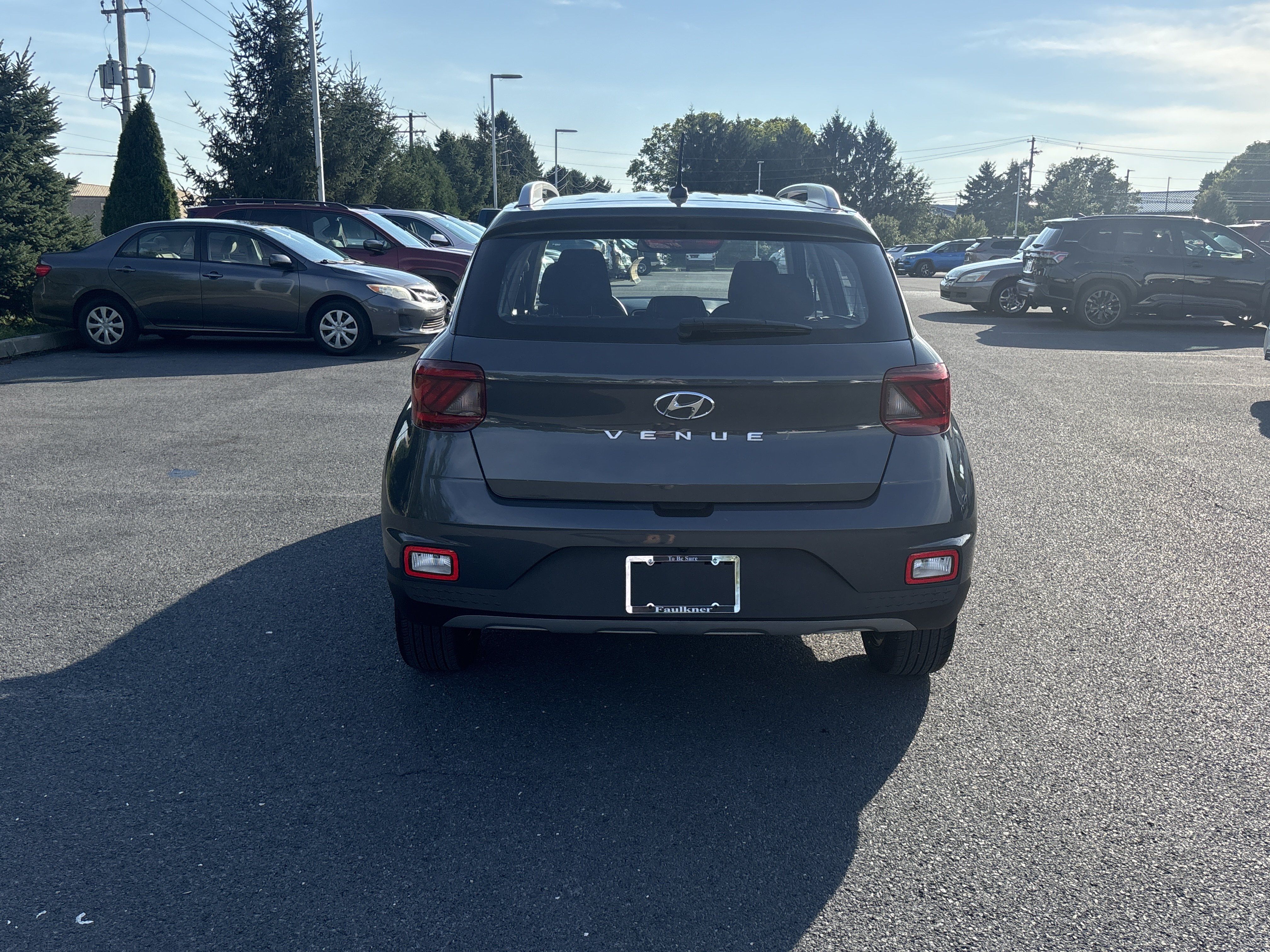 Used 2025 Hyundai Venue SEL FWD image 21