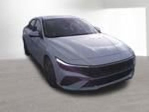 Used 2024 Hyundai Elantra Limited image 2