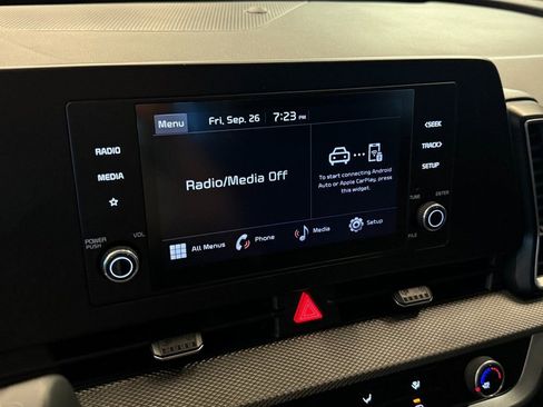 Used 2023 Kia Sportage LX image 11