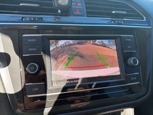 Used 2018 Volkswagen Tiguan S image 10