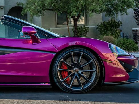 Used 2018 McLaren 570S Spider RWD image 9