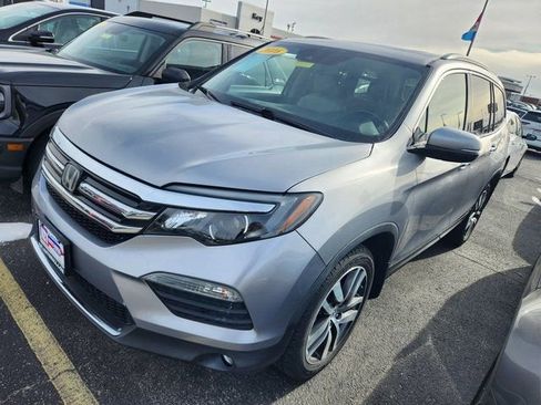 Used 2016 Honda Pilot Touring image 1