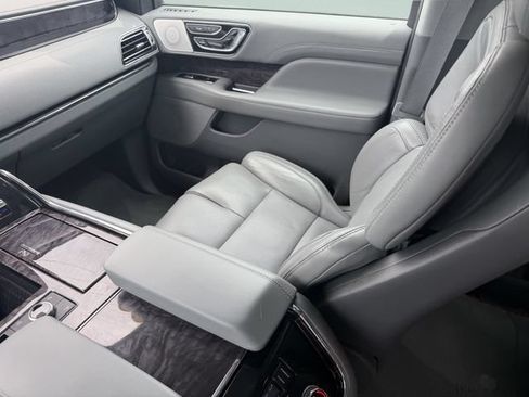 Used 2020 Lincoln Navigator Reserve w/ Luxury Package AWD/4WD image 17
