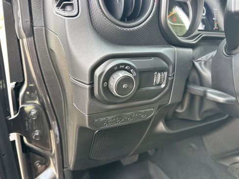 New 2025 Jeep Wrangler Unlimited Rubicon image 15