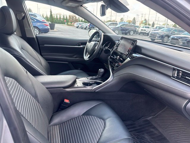 Used 2024 Toyota Camry SE w/ Cold Weather Package FWD image 28