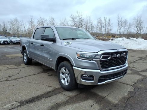 Used 2025 RAM 1500 Big Horn AWD/4WD image 7