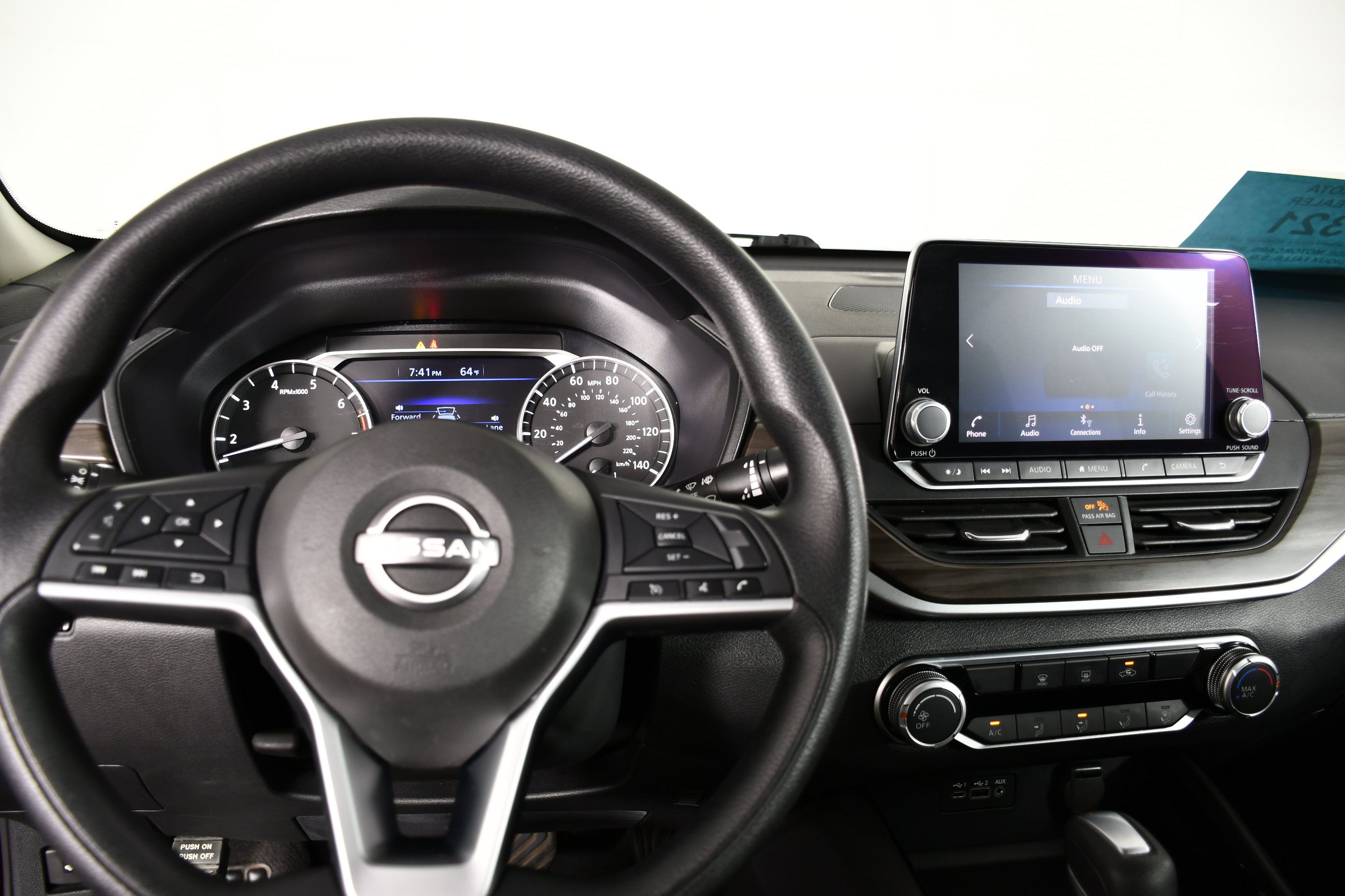 Used 2024 Nissan Altima 2.5 SV FWD image 16