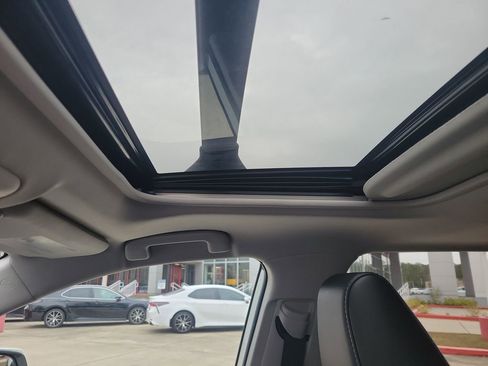 Certified 2021 Toyota RAV4 XLE Premium image 17