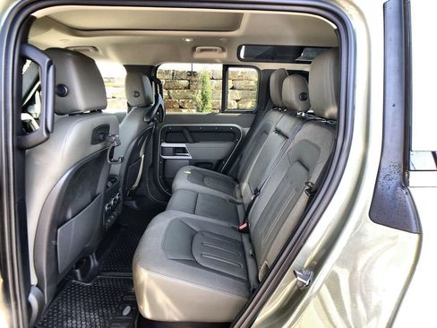 Certified 2021 Land Rover Defender 110 SE image 17