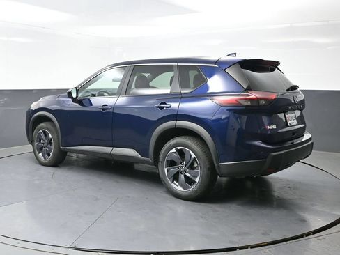 Used 2025 Nissan Rogue SV FWD image 7