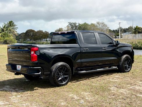 Used 2025 Chevrolet Silverado 1500 Custom w/ Turbomax Blackout Package image 4
