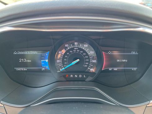Used 2020 Ford Fusion SE FWD image 16