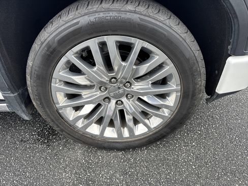 Used 2019 GMC Sierra 1500 Denali w/ Denali Ultimate Package image 12