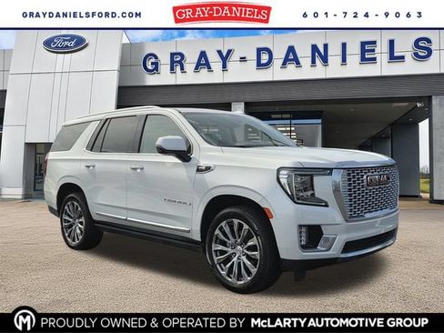 Used 2022 GMC Yukon Denali RWD image 1