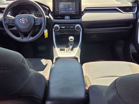 Used 2022 Toyota RAV4 LE FWD image 14