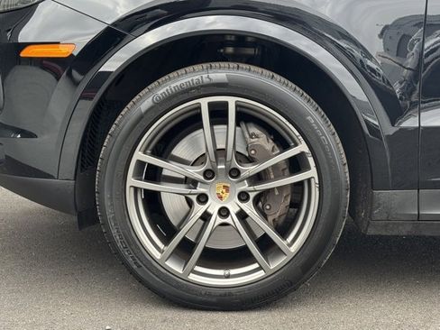 Certified 2022 Porsche Cayenne Coupe image 11