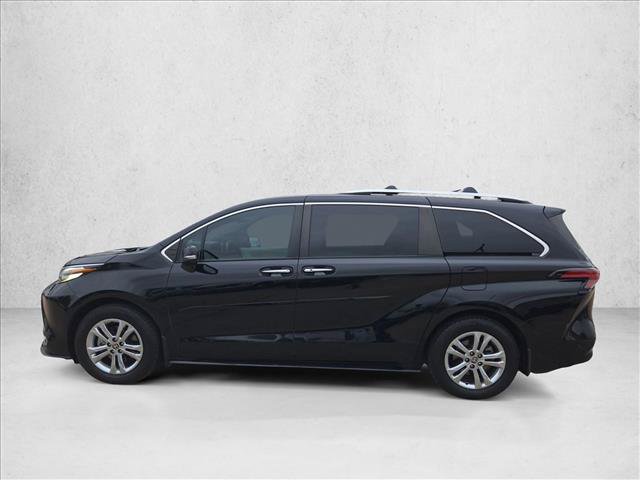 Used 2022 Toyota Sienna Platinum AWD/4WD image 9