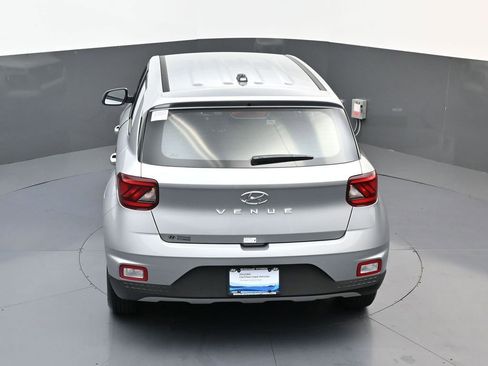 Certified 2026 Hyundai Venue SE FWD image 17