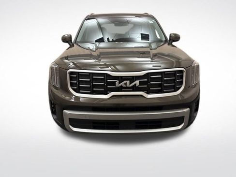 Certified 2024 Kia Telluride S FWD image 2