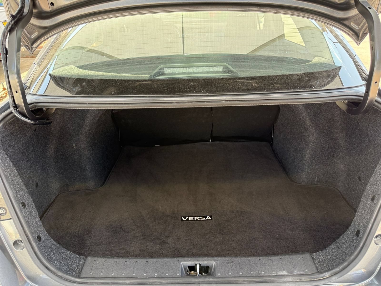 Used 2025 Nissan Versa SV FWD image 26