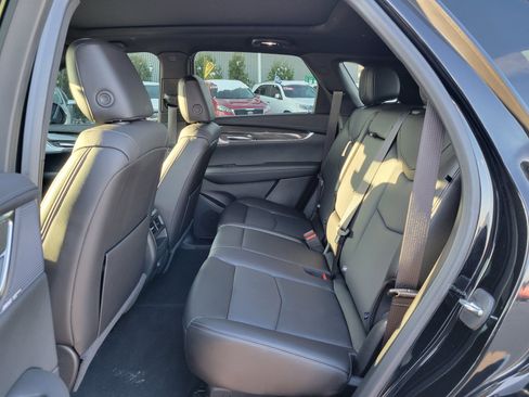 Used 2022 Cadillac XT5 Sportv w/ Technology Package image 12