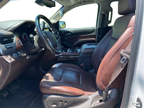 Used 2018 Chevrolet Suburban Premier AWD/4WD image 6