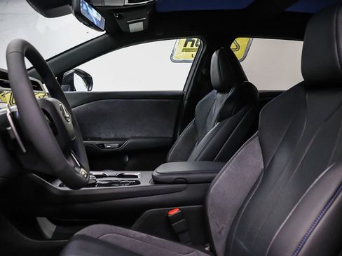 Used 2026 Lexus RZ 450e AWD w/ Luxury Package image 19