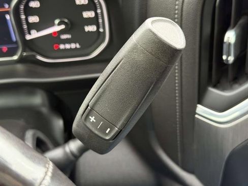 Used 2022 GMC Sierra 2500 Denali w/ Denali Black Diamond Edition image 25