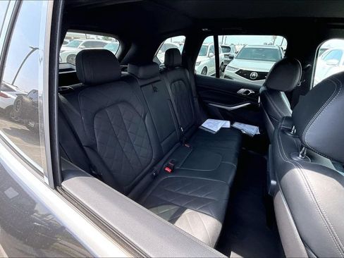 Used 2023 BMW X5 xDrive40i AWD/4WD image 36