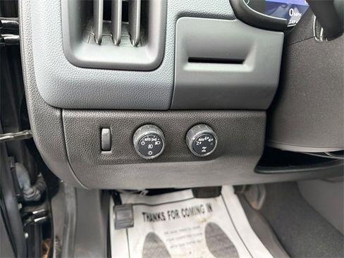 Used 2022 Chevrolet Colorado Z71 w/ Z71 Midnight Edition image 17