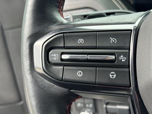 Used 2025 GMC Yukon AT4 Ultimate AWD/4WD image 21