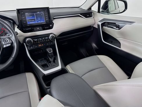 Certified 2022 Toyota RAV4 XLE Premium AWD/4WD image 25