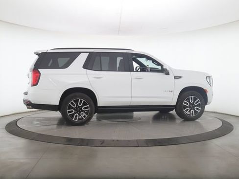 Used 2023 GMC Yukon AT4 w/ AT4 Premium Plus Package AWD/4WD image 6