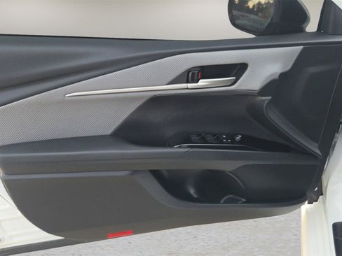 Used 2025 Toyota Camry SE image 24