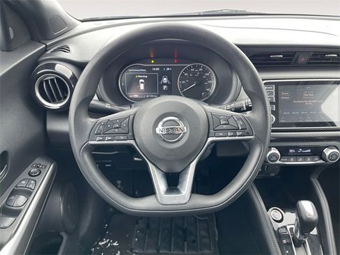 Used 2020 Nissan Kicks SV image 12