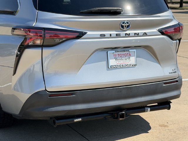 Used 2021 Toyota Sienna LE FWD image 6