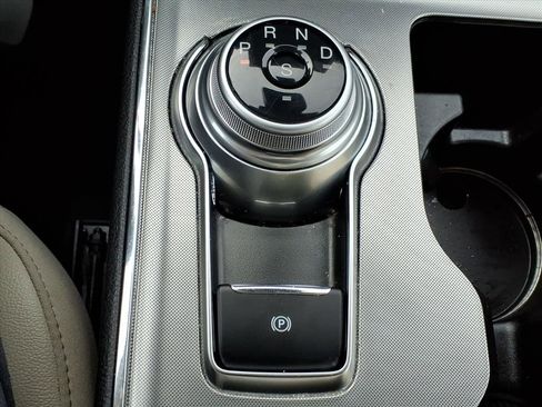 Used 2023 Ford Edge Titanium image 16