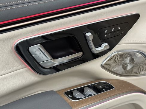 Used 2023 Mercedes-Benz EQS 450+ SUV image 19