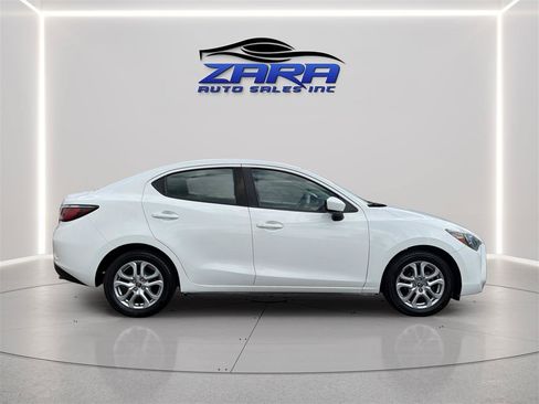 Used 2017 Toyota Yaris iA FWD image 8